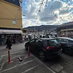 Hall Old Town شقة